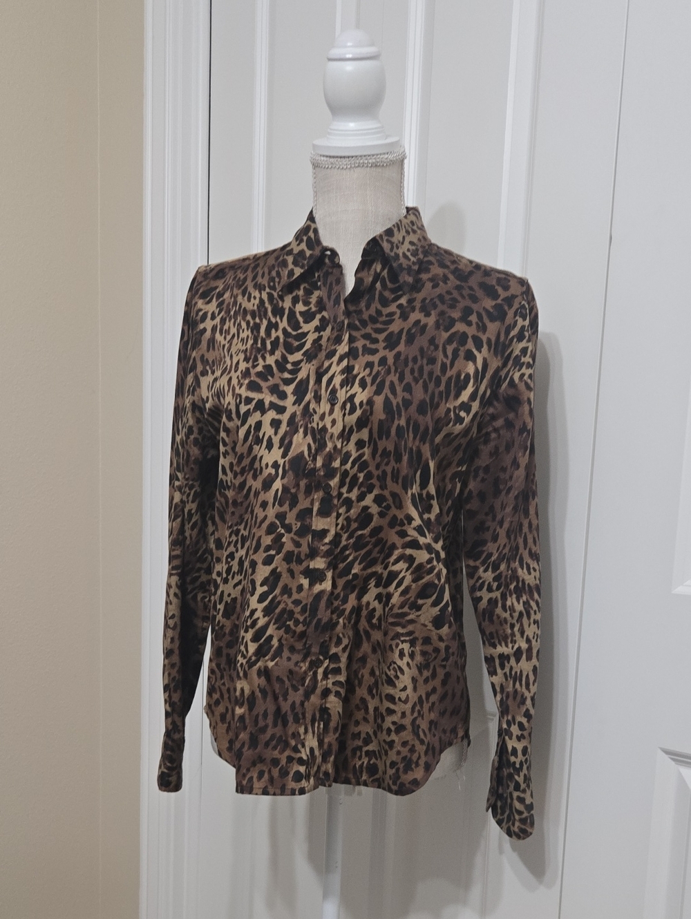 CHAPS Long Sleeve Leopard Print Button-Down Shirt in Brown Sz PL